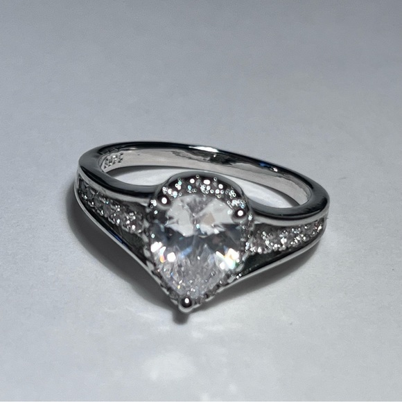 925 Sterling Silver Pear-Shaped Diamond Engagement Ring - Picture 6 of 11